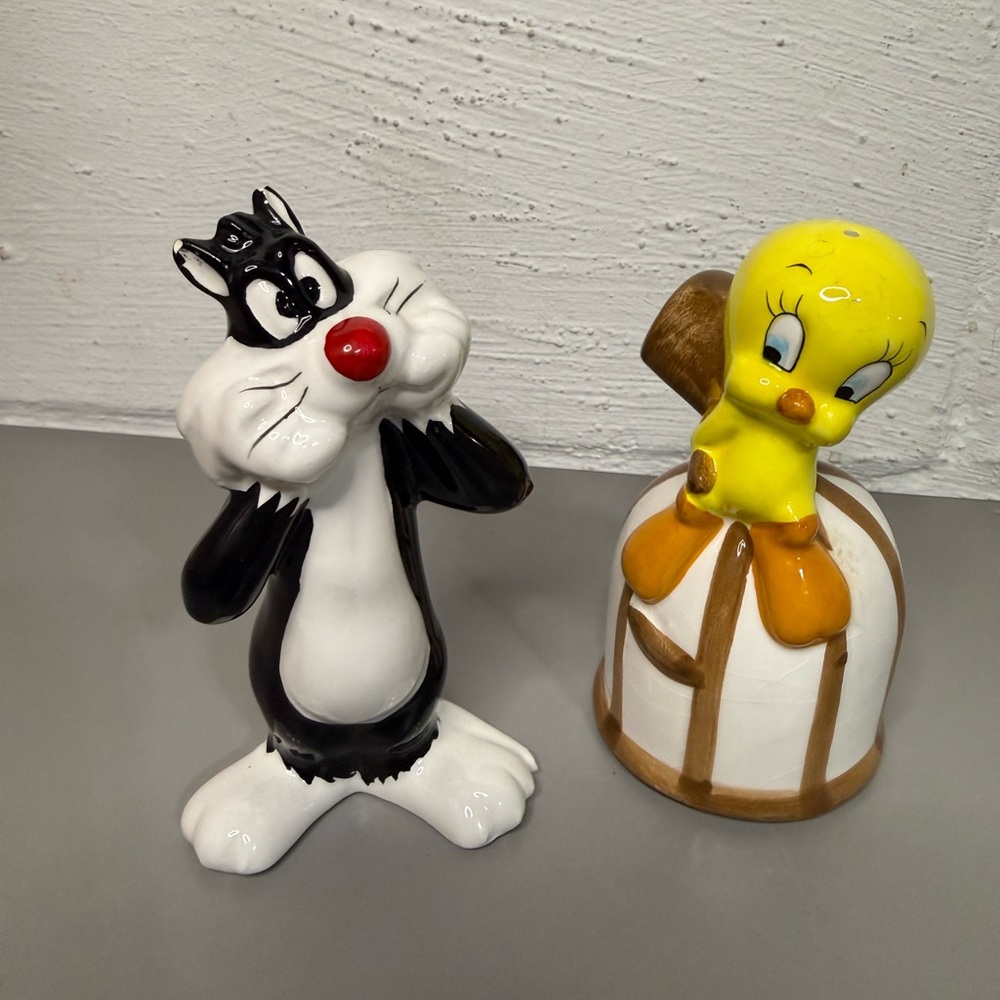Sylvester & Tweety Salt & Pepper Shakers Warner Bros. 1993